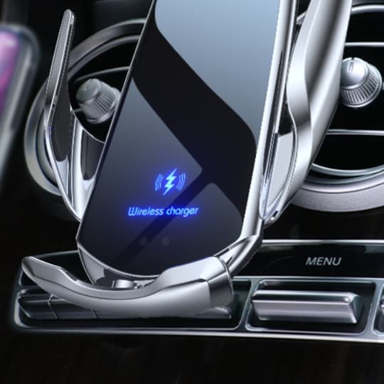 スマホホルダー　車 自動開閉式車載マルチホルダー充電器